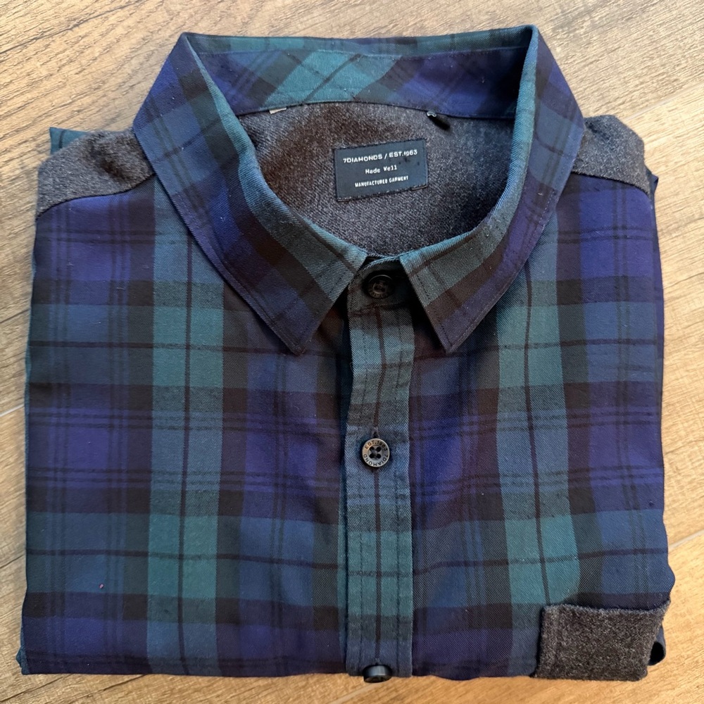 7 Diamonds Mens L Plaid Button Down Shirt Navy Green Casual Gray Flannel Patches